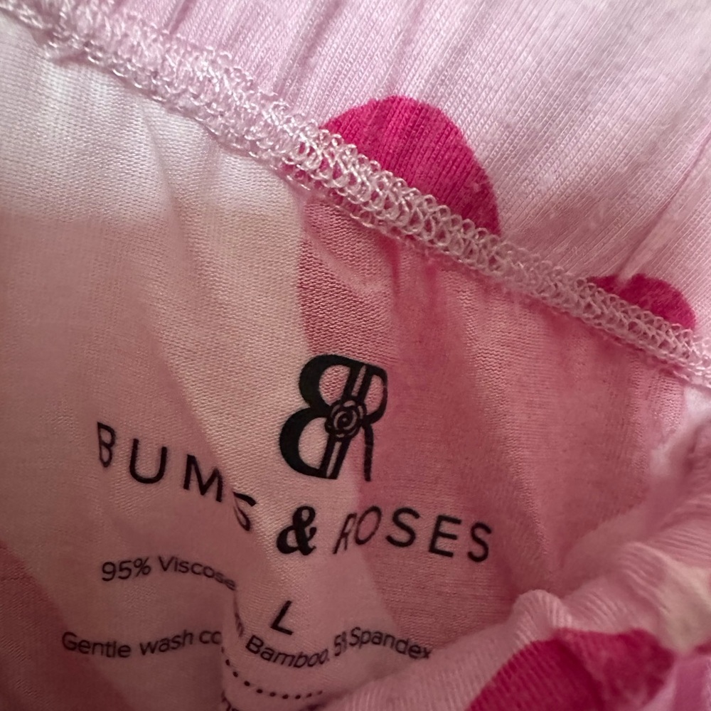 Bums & Roses Women’s Pajama Collar shirt and shorts set - Picture 3 of 5